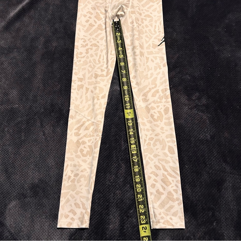 Nike Jordan Training Tights‎ Beige White Boy's size Medium M Base Layer - Picture 8 of 9